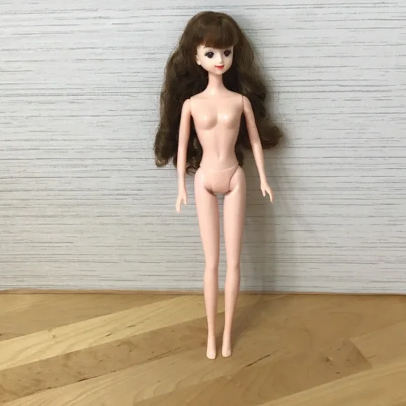MIMI World Korean Fashion Doll - Picture 10 of 14
